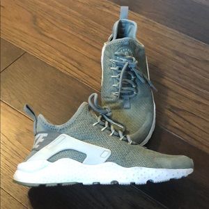 Nike Air Huarache Sneakers